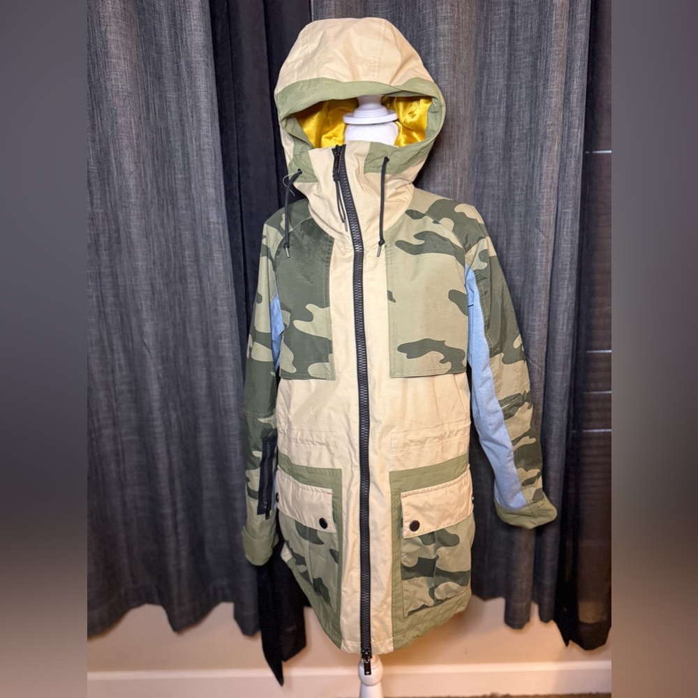 Burton Camouflage Ski & Snow Jacket - Green and Tan